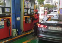 유류세 20% 역대 최대폭 인하…내달 12일부터 휘발유 ℓ당 164원↓